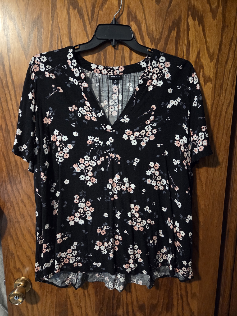 Torrid Black Floral V-Neck Short Sleeve Top